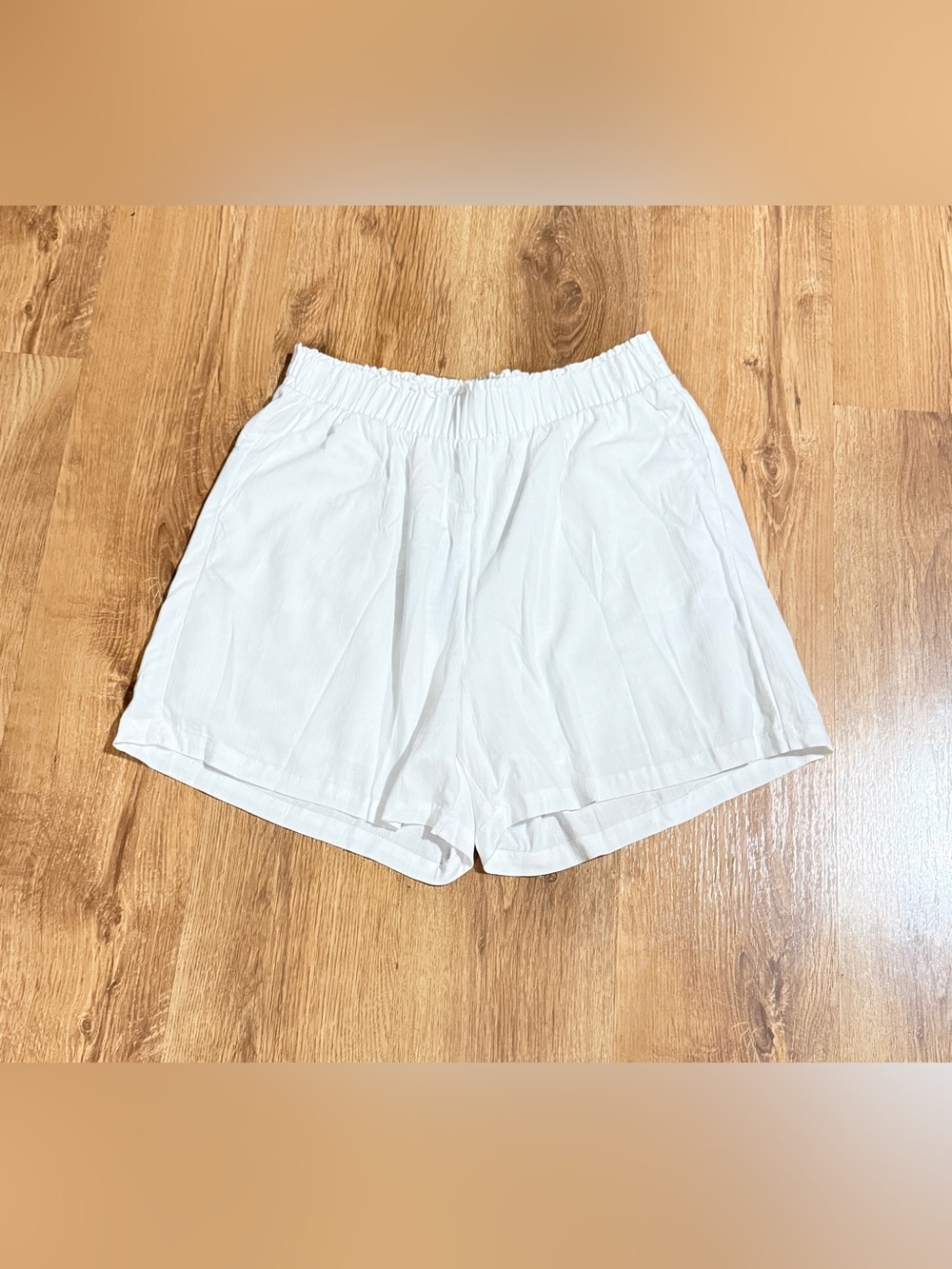 NWT Adrianna Papell Women’s White Elastic-Waist Casual Shorts M